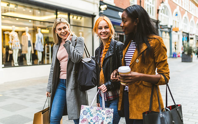 teaserImage_ShoppingForLeisure